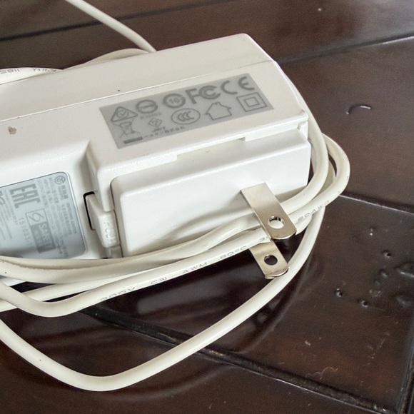 Belkin Charging Dock for cell phone 10 11 12 13. Also charges your Apple Watch - Picture 3 of 3